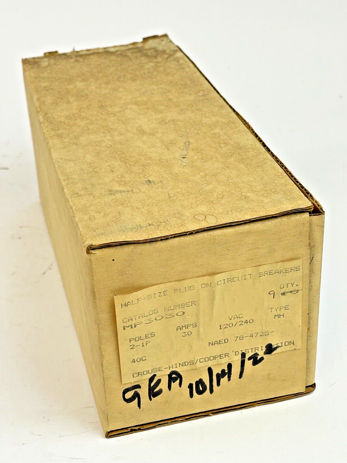 CROUSE-HINDS *BOX OF 9*-MP3030- 2-1 POLE,30 A, 240 VAC HALF-SIZE CIRCUIT BREAKER
