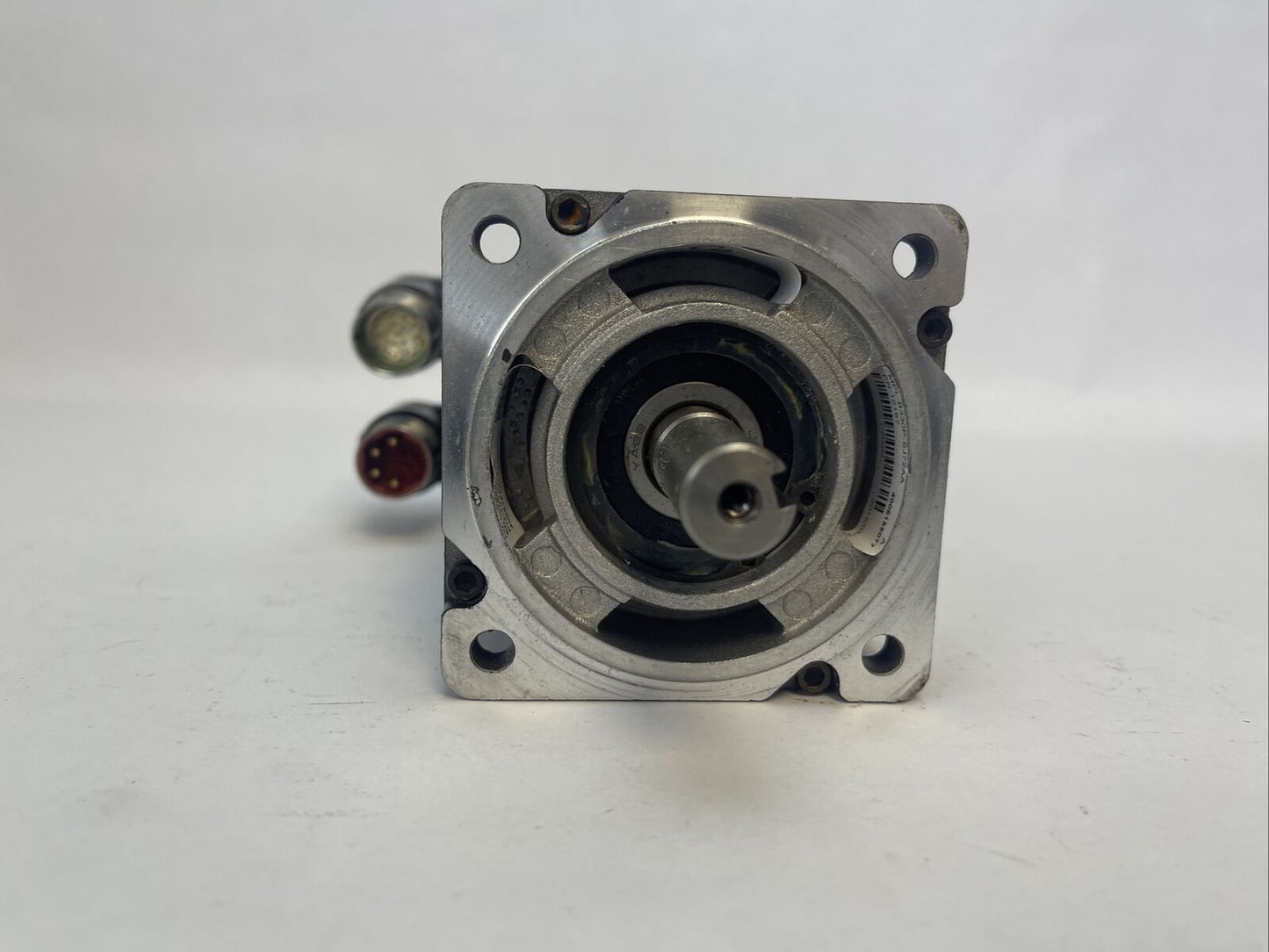 ALLEN BRADLEY MPL-B330P-SJ72AA SERVO MOTOR SER A 5000RPM 1.8/2.4 kW/HP 6.1AMP