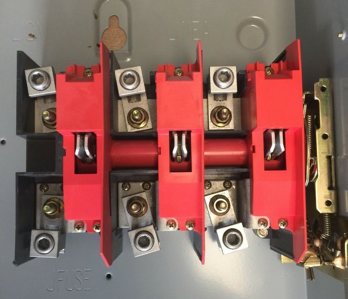 SIEMENS GNF324 NON FUSIBLE SAFETY SWITCH 200A 240VAC 250VDC TYPE BVII 60HP NEMA