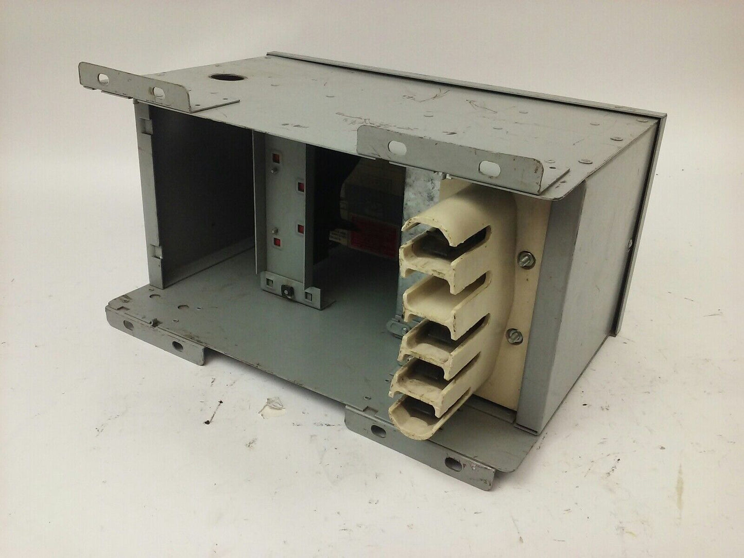 ARROW-HART BUSSWAY, 30AMP 3PH, 3W, 480V, MAX H.P. 20, FUSIBLE, DISCONNECT, USED