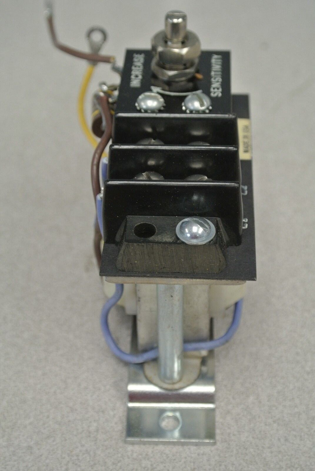 CUTLER-HAMMER D60LB2 AC LOAD RELAY / NEW SURPLUS