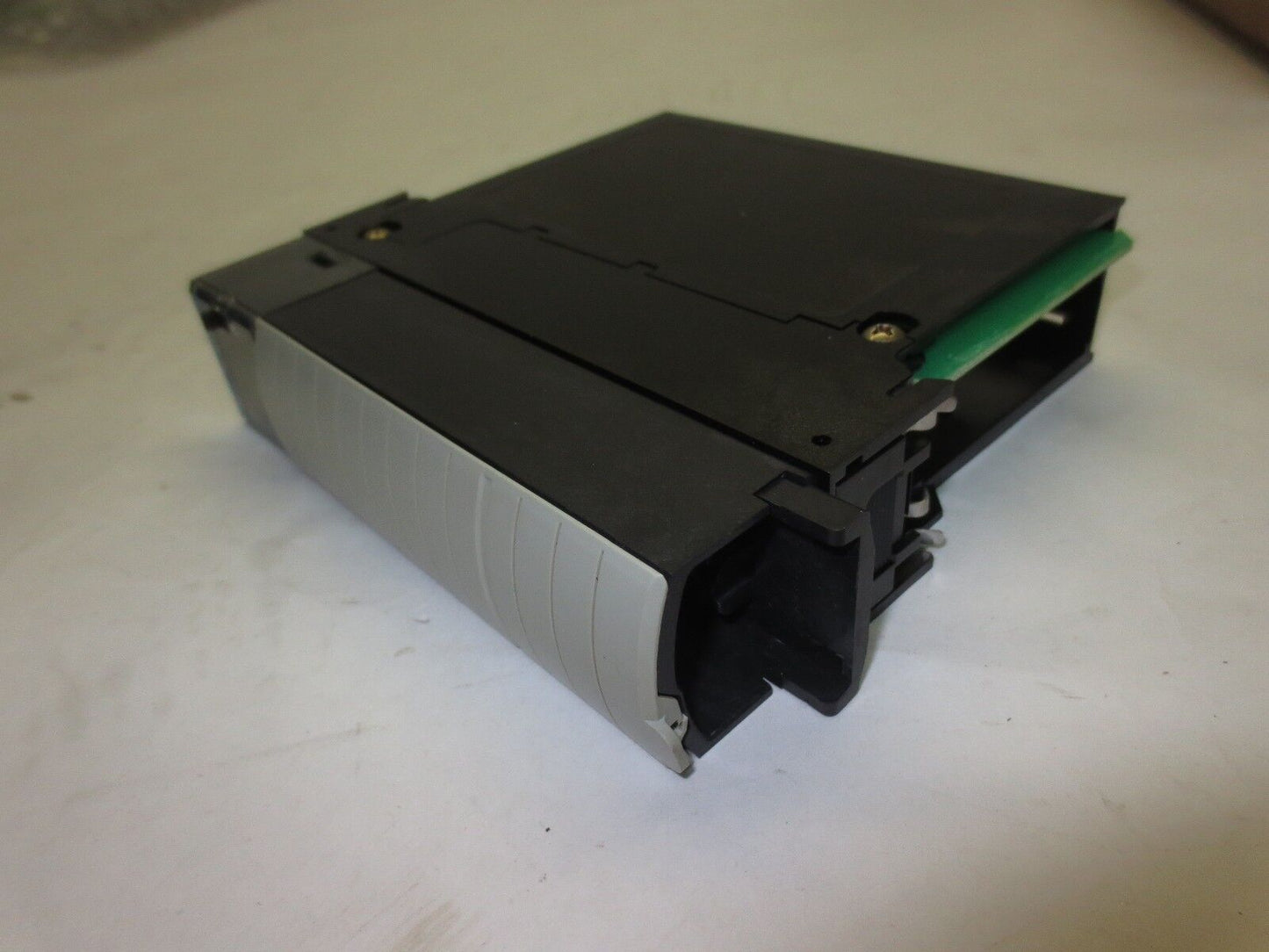 ALLEN-BRADLEY 1756-IV16/A Ser. A CONTROLLOGIX DC INPUT16PT 24VDC SOURCE 10-30VDC