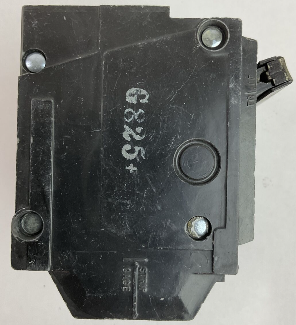 GE TYPE THQL 40AMP 240VAC 3POLE CIRCUIT BREAKER