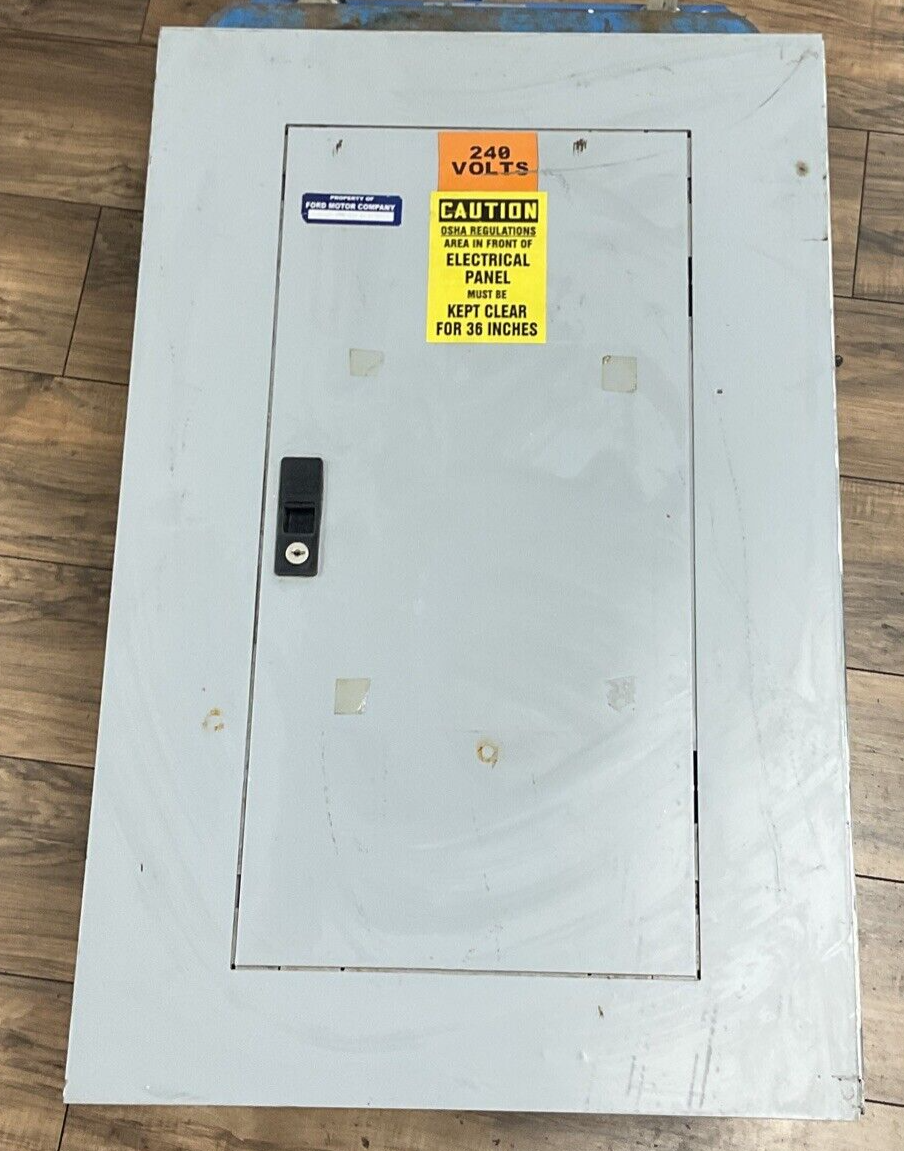 GENERAL ELECTRIC AQF3301ATX PANELBOARD 125A 3PH 208Y/120VOLTS