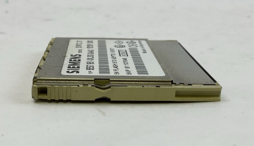 SIEMENS 1P 6ES7 951-0KJ00-0AA0 SMIATIC S7 MEMORY CARD 5V FLASH 512 kBYTE / 8 BIT