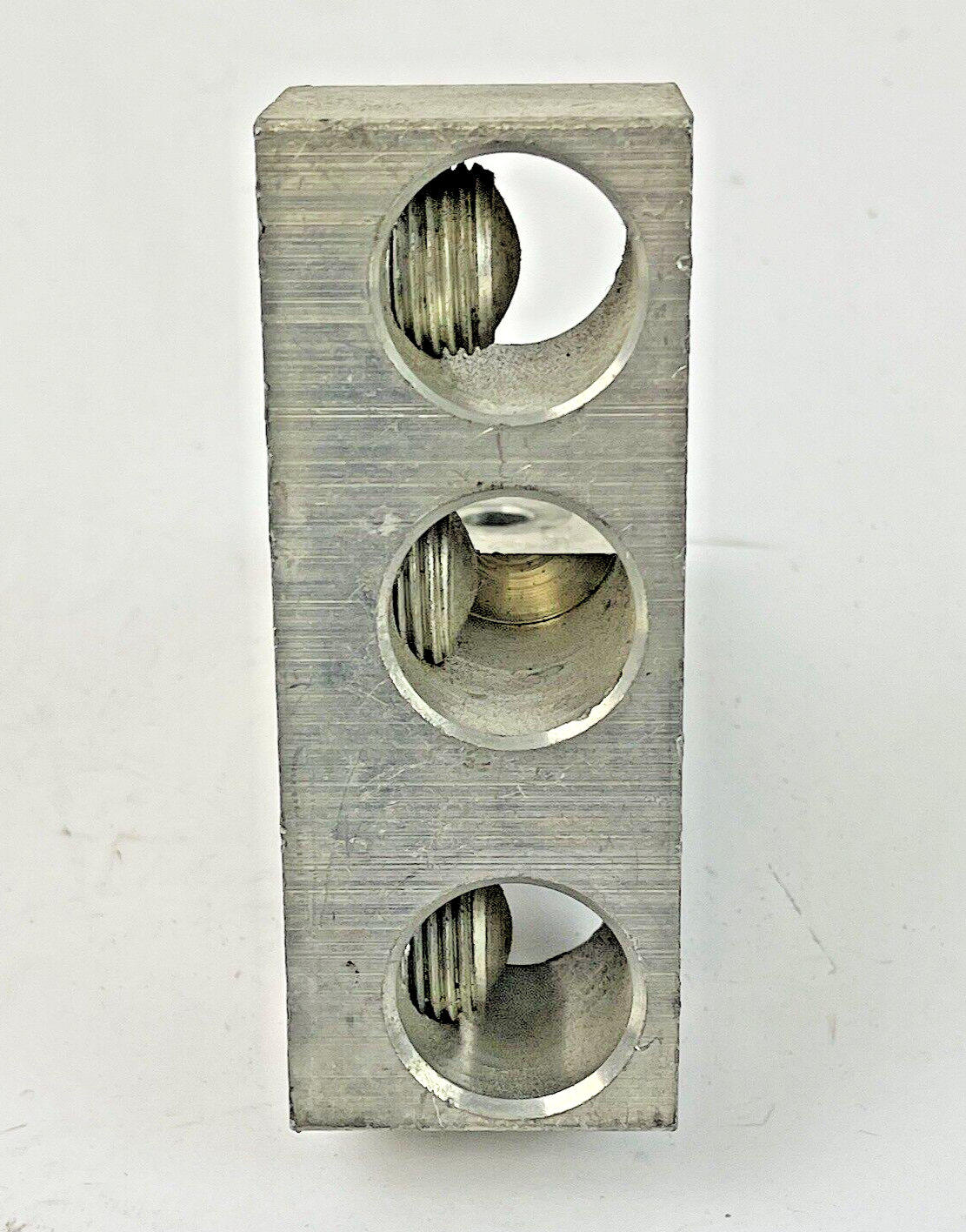 CMC - TLA-600-3- BREAKER TERMINAL LUG - AL-CU, 600-250 MCM