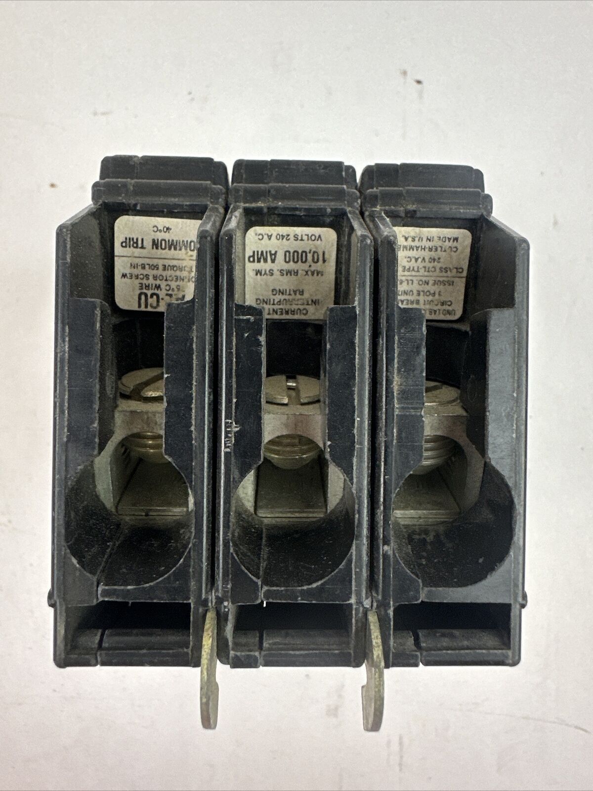 CUTLER HAMMER CH360 CIRCUIT BREAKER 30AMP 240VAC 3POLE CLASS CTL TYPE CH