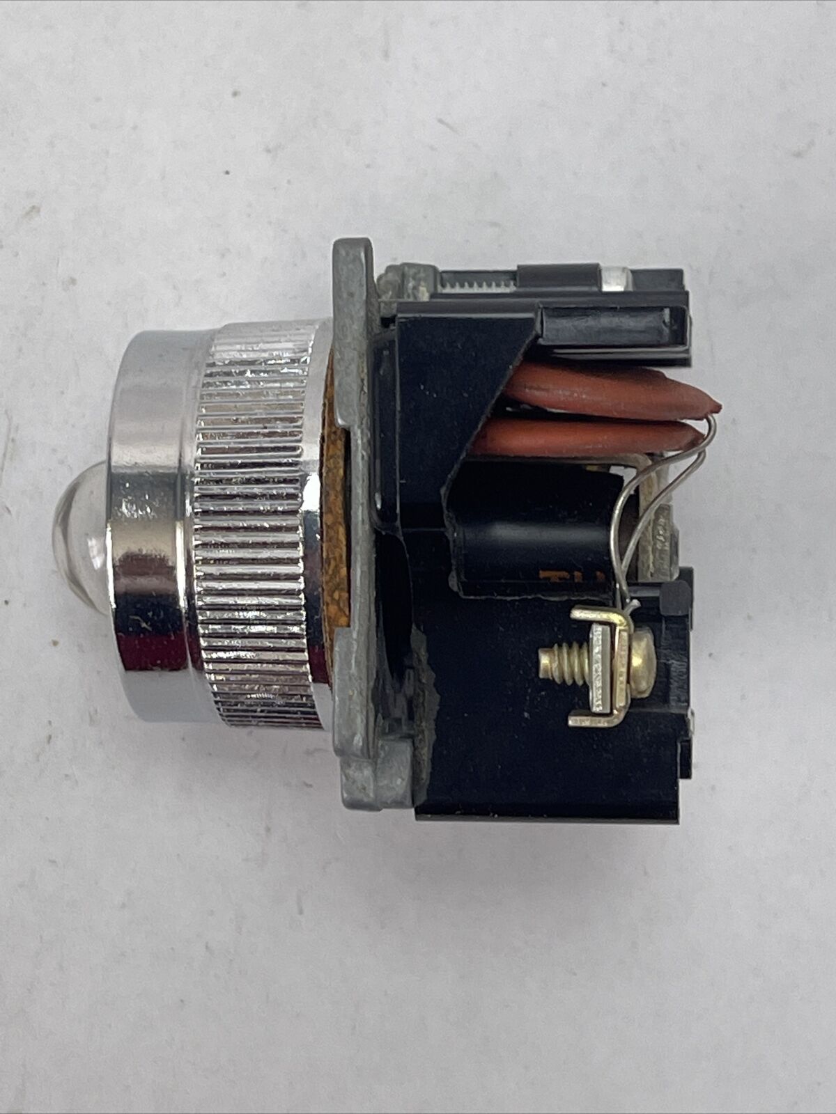 CUTLER HAMMER 10250T228 STD. IND. LIGHT 1 HOLE MTG. 440VDC