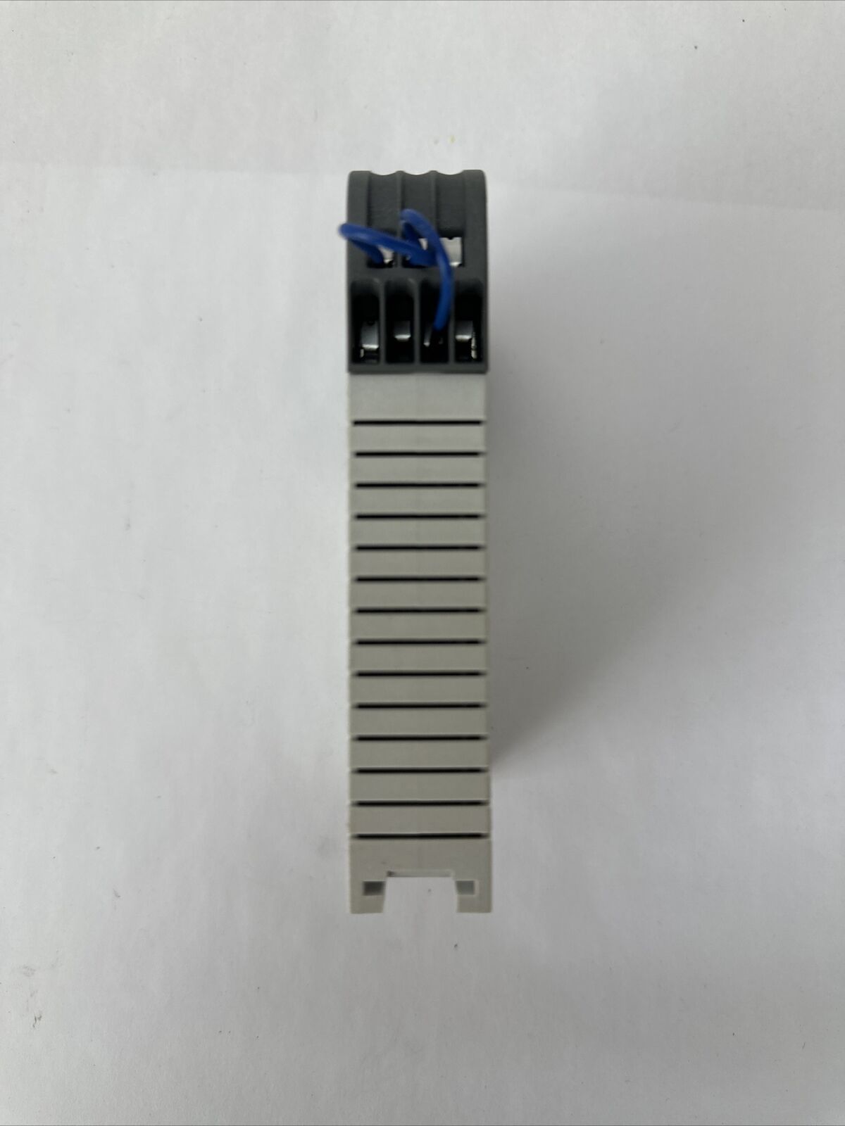 ABB 2TLA020052R1000 VITAL 1 SAFETY RELAY VER H CAT 4 PLE SIL3 24VDC