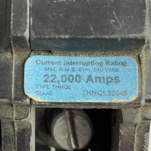 GE TYPE THHQL32045 45AMP 240VAC 3POLE CIRCUIT BREAKER