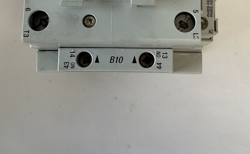 ALLEN BRADLEY 100-C37*00 CONTACTOR SER.B W/100-S SER.A 600VAC 50AMPS