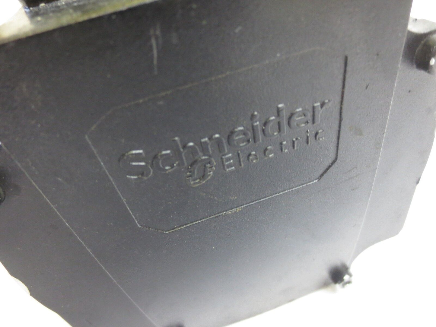 SCHNEIDER BSH1004P31A1A AC SERVO MOTOR 9.31 N.m 1500RPM KEYED SHAFT w/out BRAKE