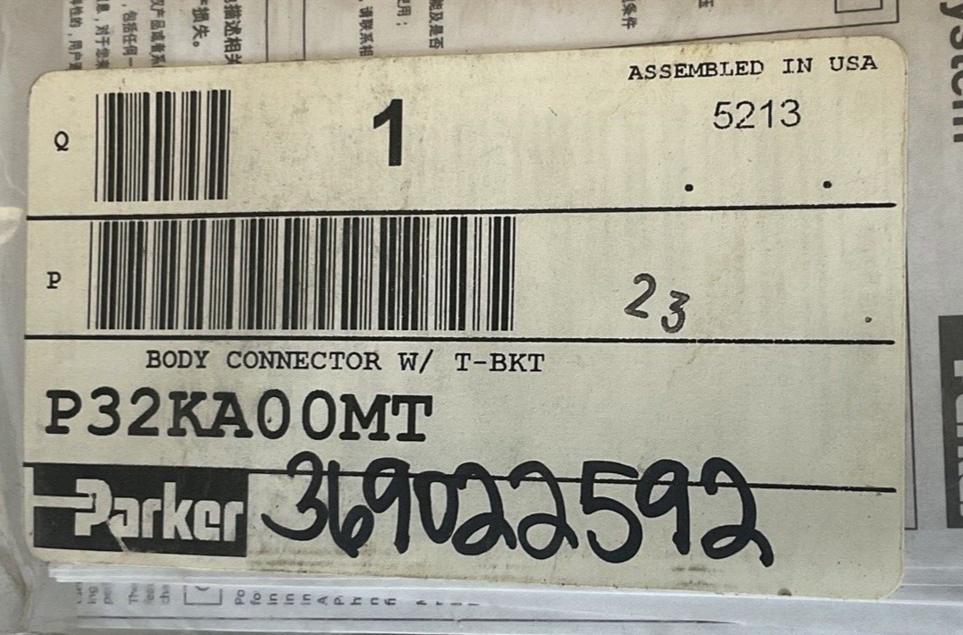 PARKER P32KA00MT BODY CONNECTOR W/ T-BKT ***LOTOF2***