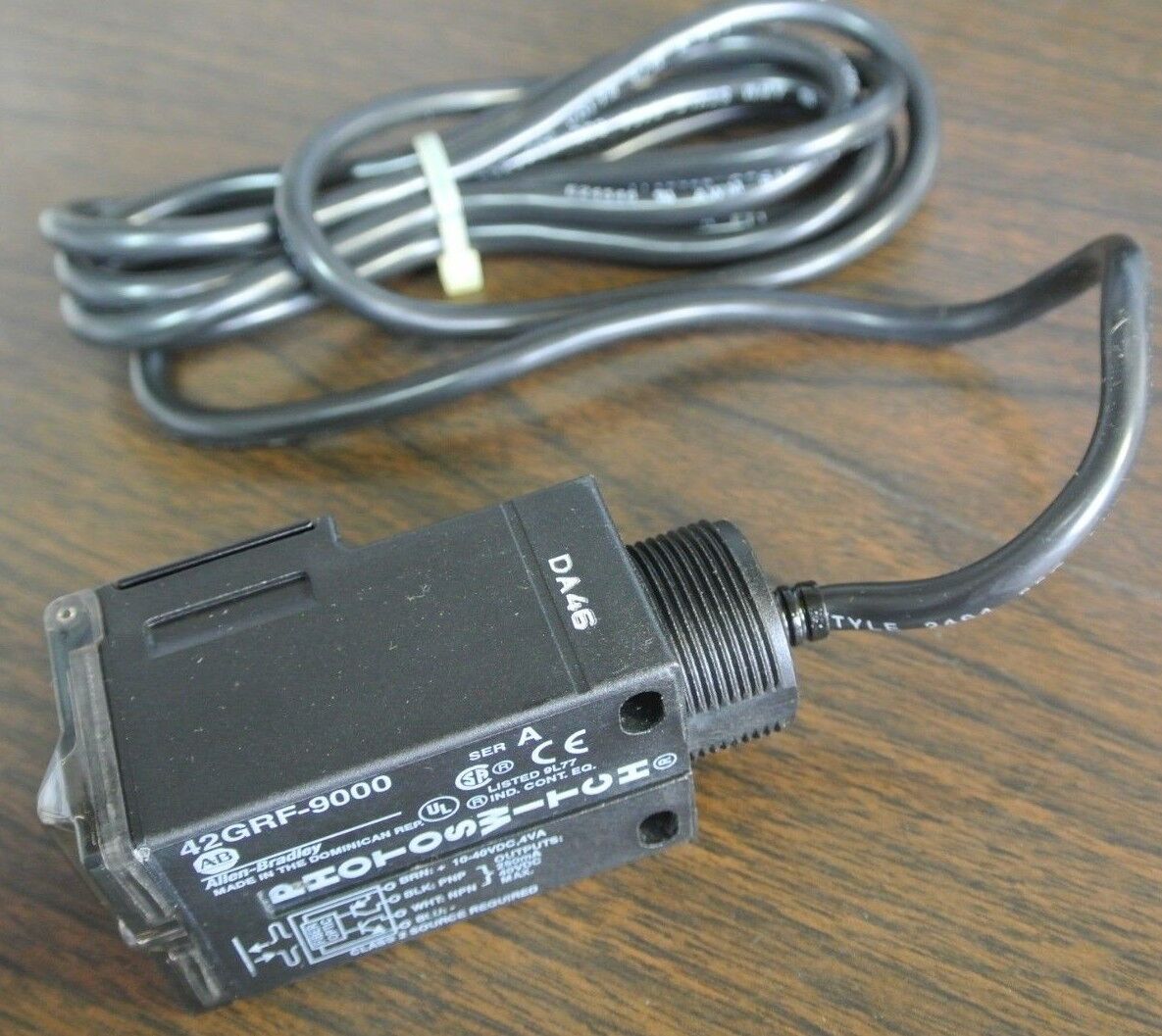 ALLEN-BRADLEY 42GRF-9000 PHOTOSWITCH FIBER OPTIC INFRARED CONTROL - NEW SURPLUS