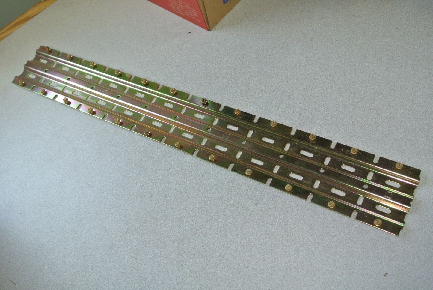 SQUARE D 8501 L-12, Ser. A - MOUNTING TRACK for 12 TYPE L RELAYS - NEW SURPLUS
