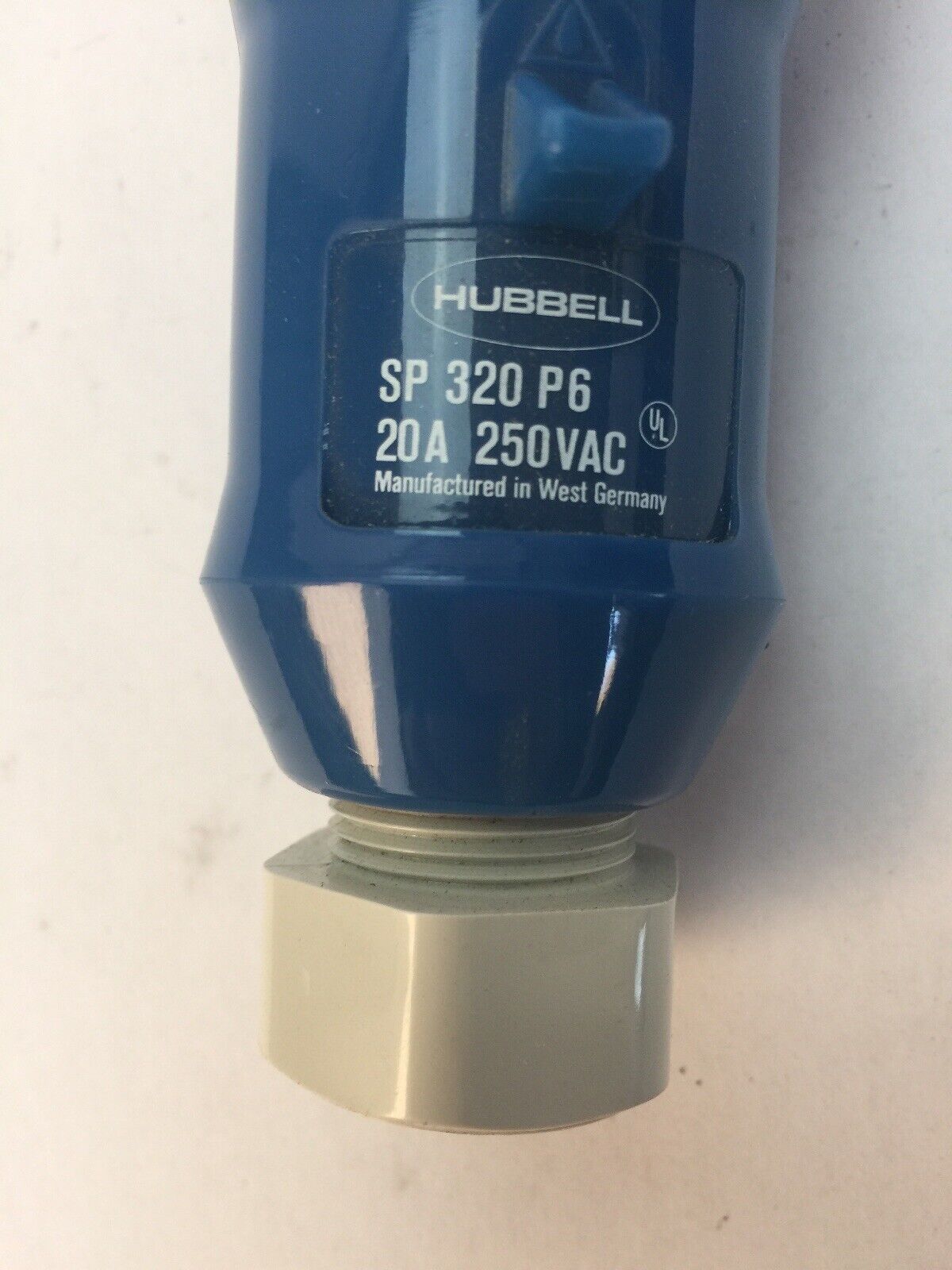 HUBBELL SP320P6 PLUG SPLASHPROOF EIC 309 PIN & SLEEVE 20A 250VAC 2 POLE 3 WIRE