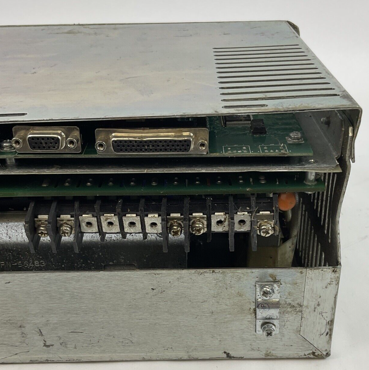 ALLEN BRADELY 2098-DSD-HV150-SE SERVO DRIVE SER.B 3PH FIRM. V1.53 ***PARTS***