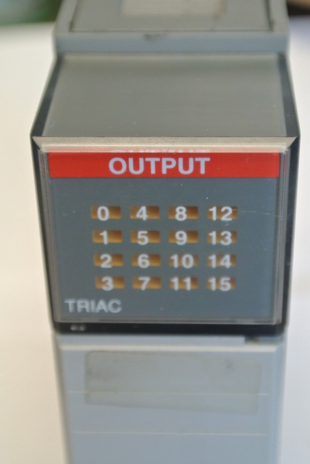 ALLEN-BRADLEY 1746-OA16 Ser. D - OUTPUT MODULE for SLC500
