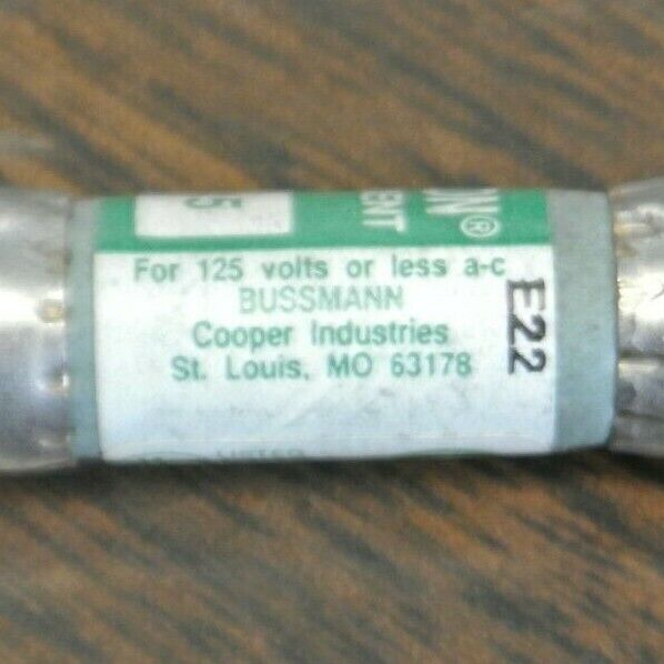 LOT of 4 / BUSS FNM15 FUSETRON DUAL-ELEMENT FUSE / 15A / 125V / NEW SURPLUS