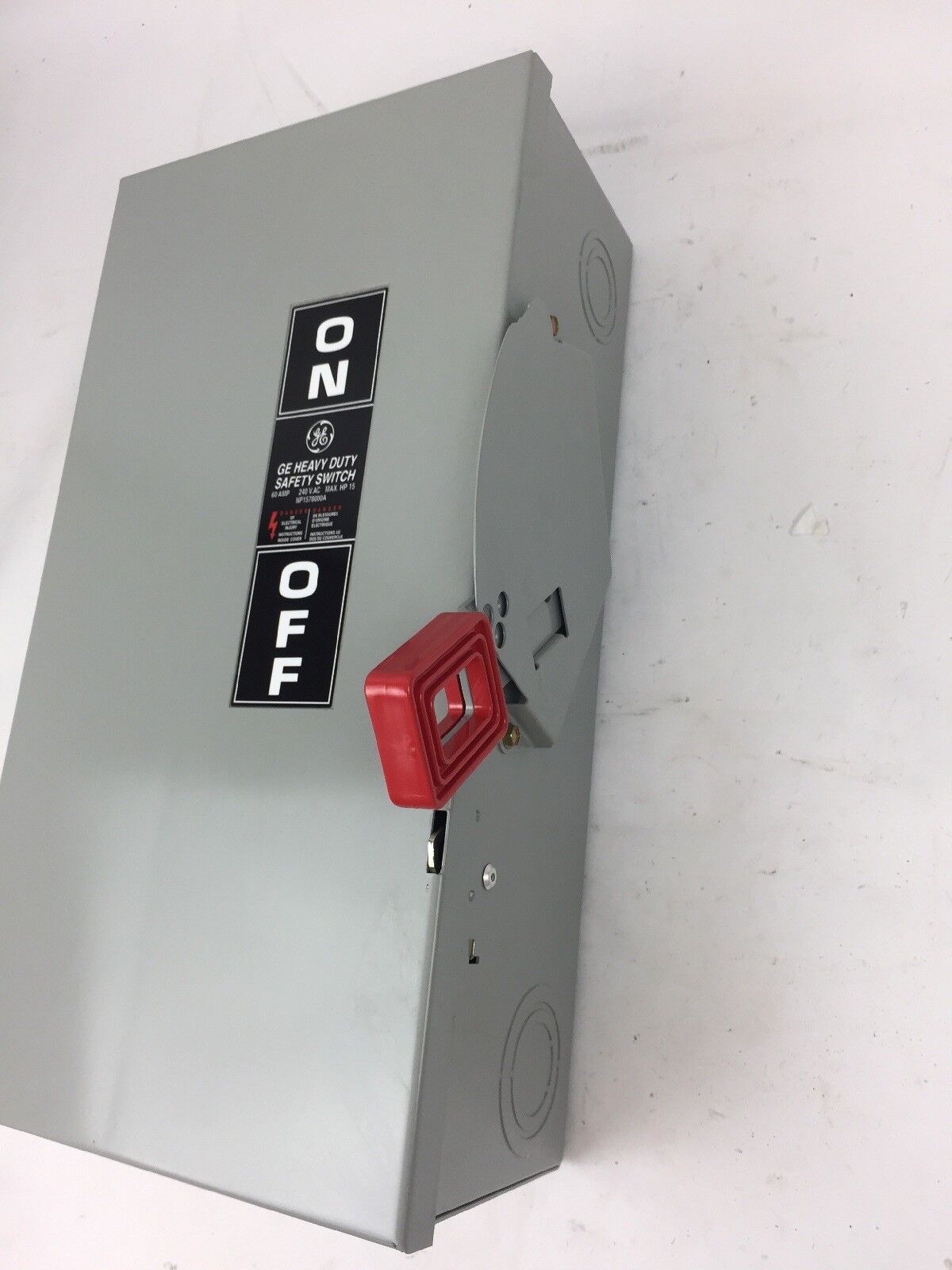 GE TH3222 HEAVY DUTY FUSIBLE SAFETY SWITCH 60AMPS 240VAC 250VDC 15HP 2P MODEL 10