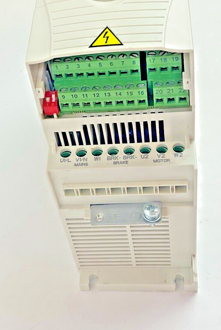 ABB ACS355-03O-05A6-4 VARIABLE FREQUENCY DRIVE 480V