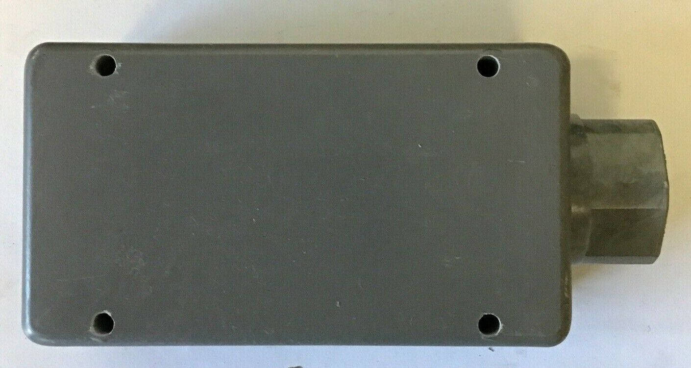 SQUARE D 9001 SKY-110 CONTROL STATION OFF/ON SWITCH ENCLOSURE SER.C 600VAC
