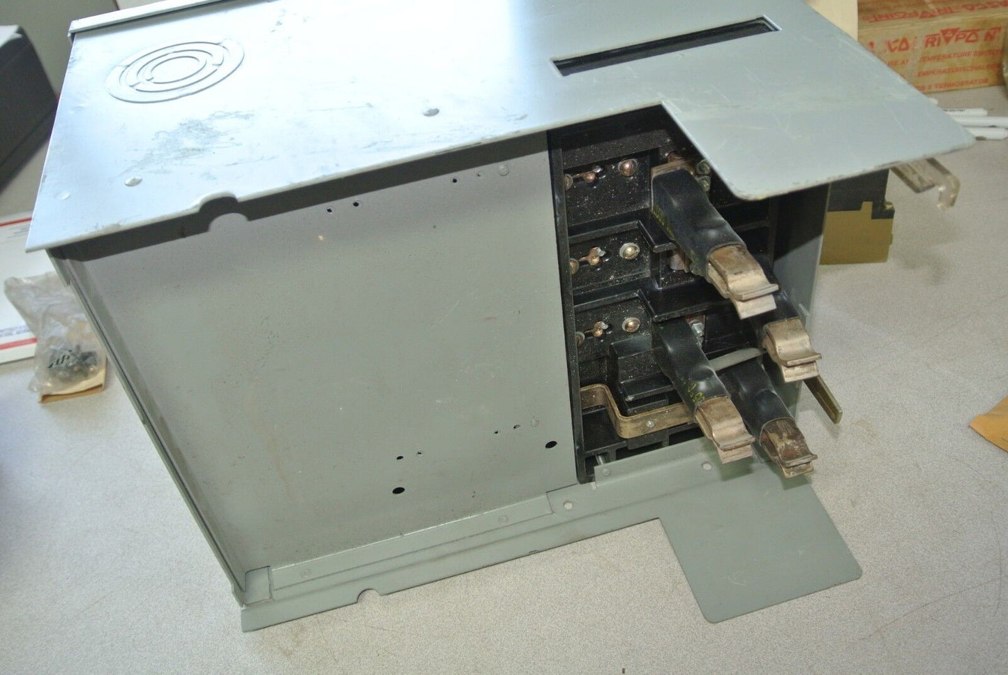 I-T-E UV422 - FUSIBLE BUS PLUG - 240V, 60A