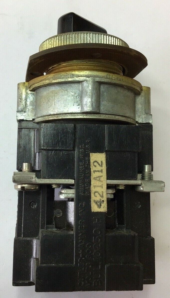 CUTLER HAMMER 10250H421A12 SELECTOR SWITCH 600V 2POS OILTIGHT