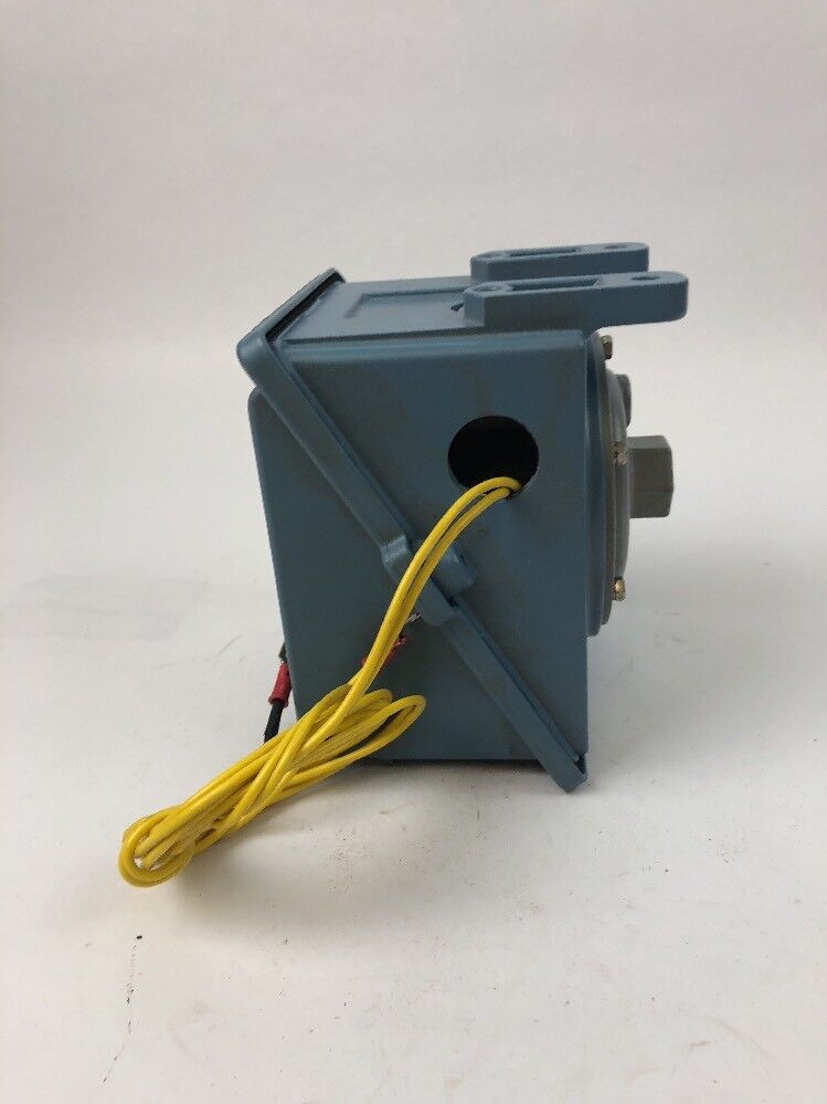 UNITED ELECTRIC CONTROLS H400 440 PRESSURE SWITCH