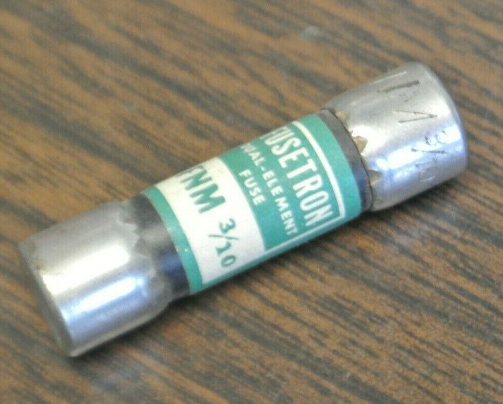 BOX of 10 / BUSSMANN FNM3/10 MIDGET FUSES 3/10A / 250V / NEW SURPLUS / FNM-3/10