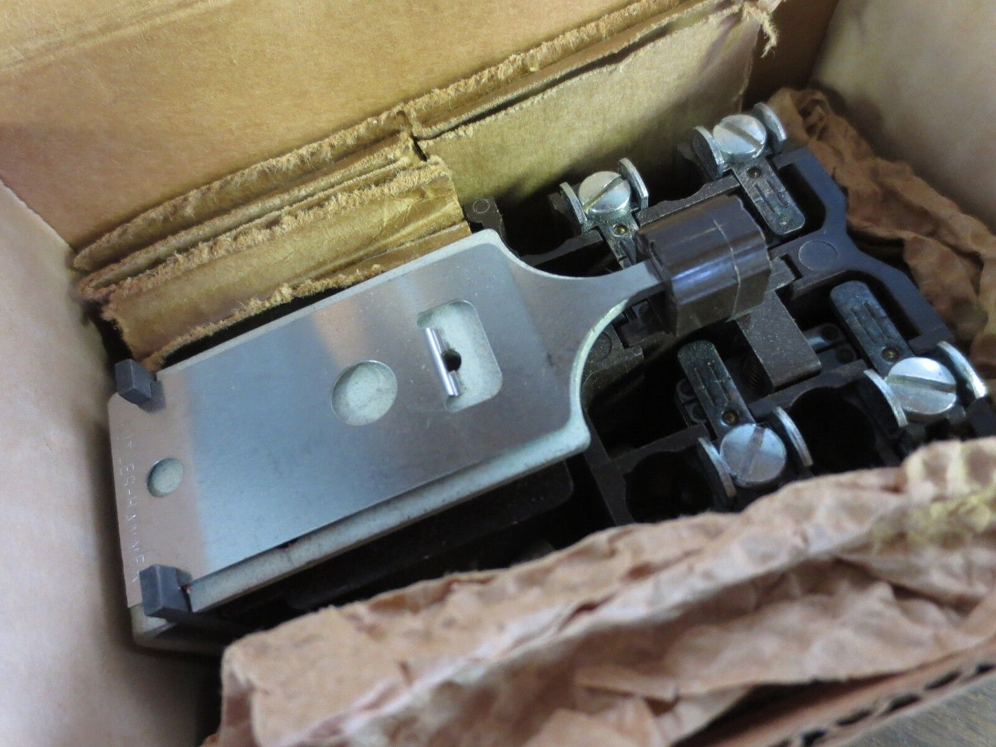 CUTLER-HAMMER 9575H2738-66 GENERAL PURPOSE RELAY 10A, 600VAC MAX - NEW SURPLUS
