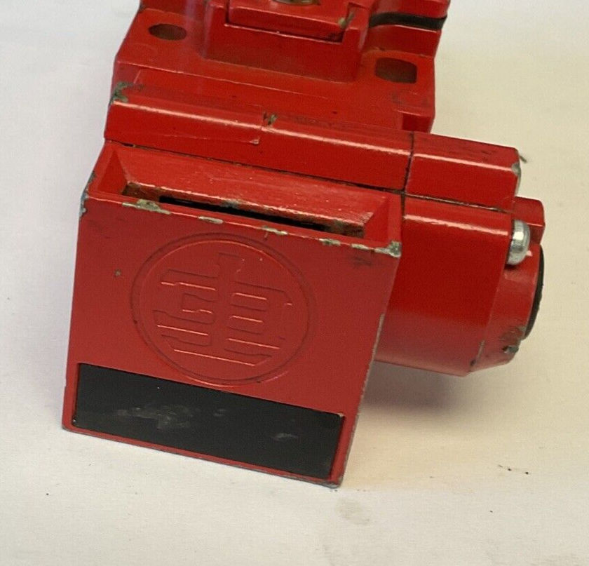 TELEMECANIQUE XCS-B803 SAFETY SWITCH 3A 240V 6KV