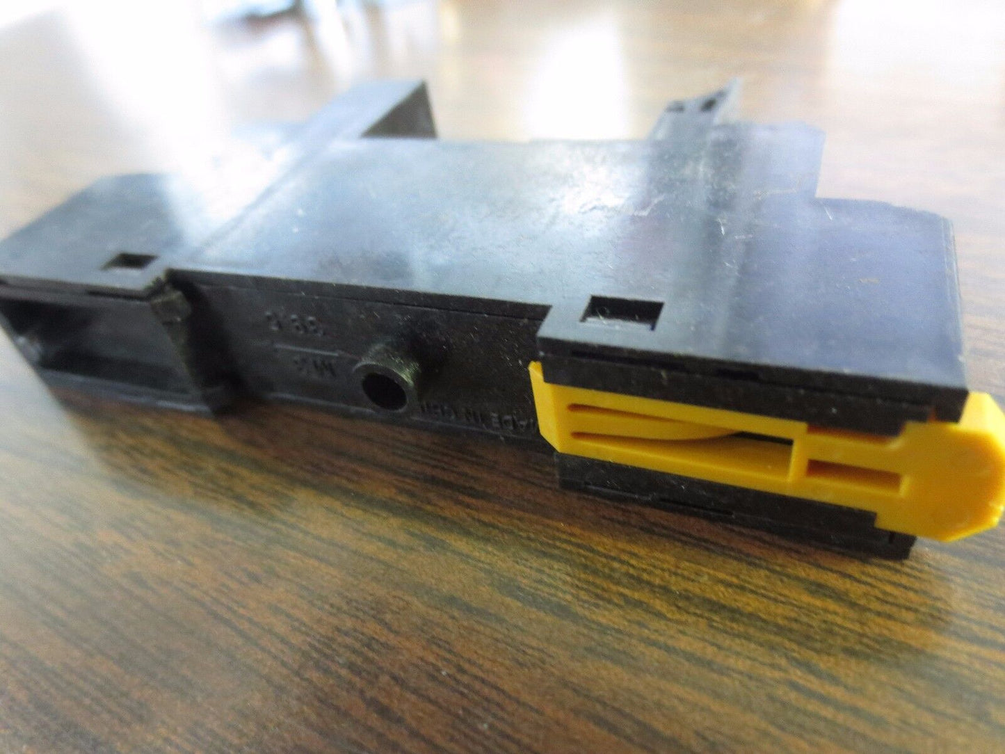 ALLEN-BRADLEY 700-HN121 RELAY SOCKET / BASE (ONLY) - 10A, 250VAC - LOT of 5