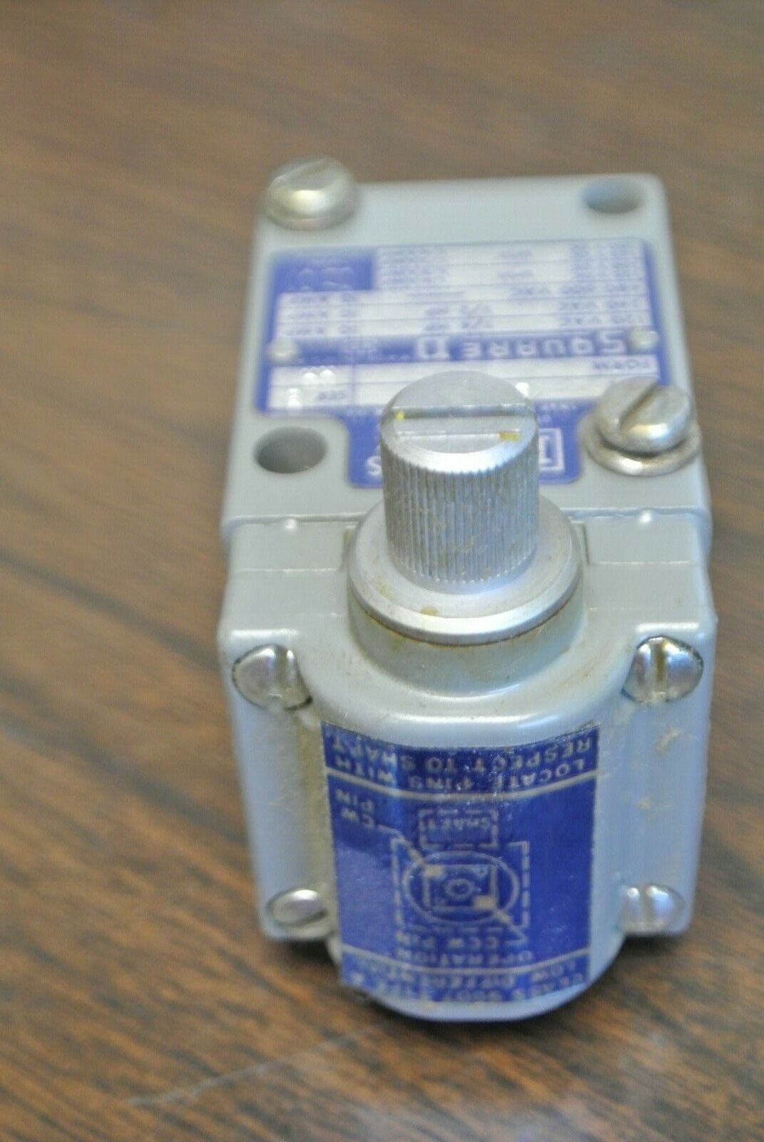 SQUARE D 9007 B52A, Ser. B HEAVY DUTY LIMIT SWITCH / NEW SURPLUS