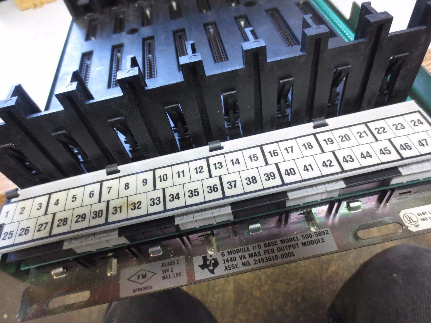 TEXAS INSTRUMENTS / SIEMENS 500-5892 - 6 MODULE I/O BASE