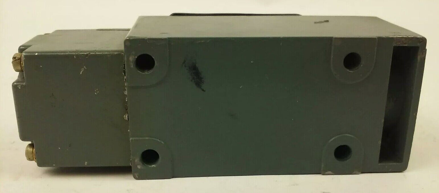 GE, CR115G11138, LIMIT SWITCH, 600V MAX GENERAL ELECTRIC, CR115G, NEW