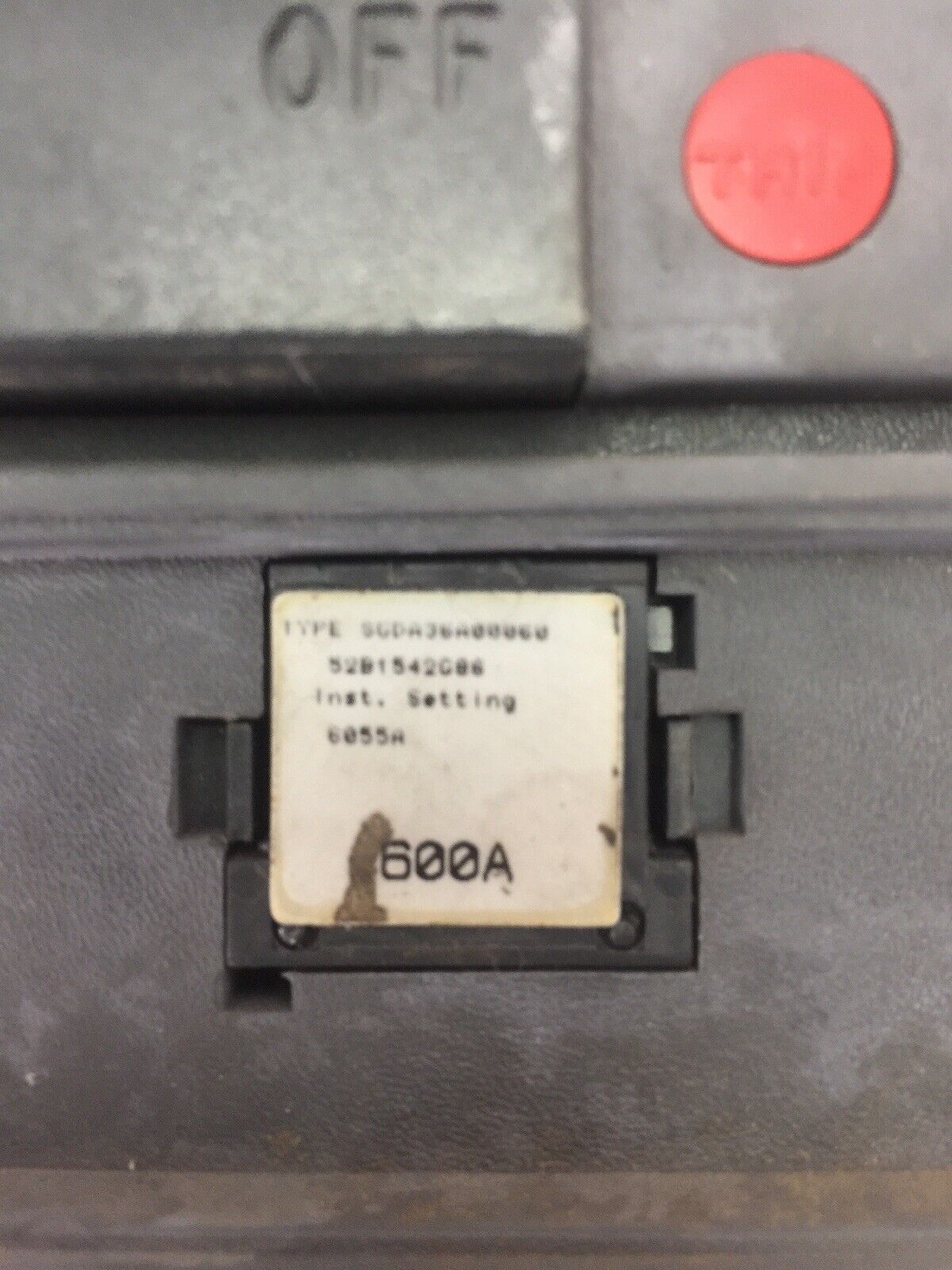 GE SGDA36AN0600 CIRCUIT BREAKER 600VAC 600A 3P SPECTRA RMS SGDA36A00060 TRIP