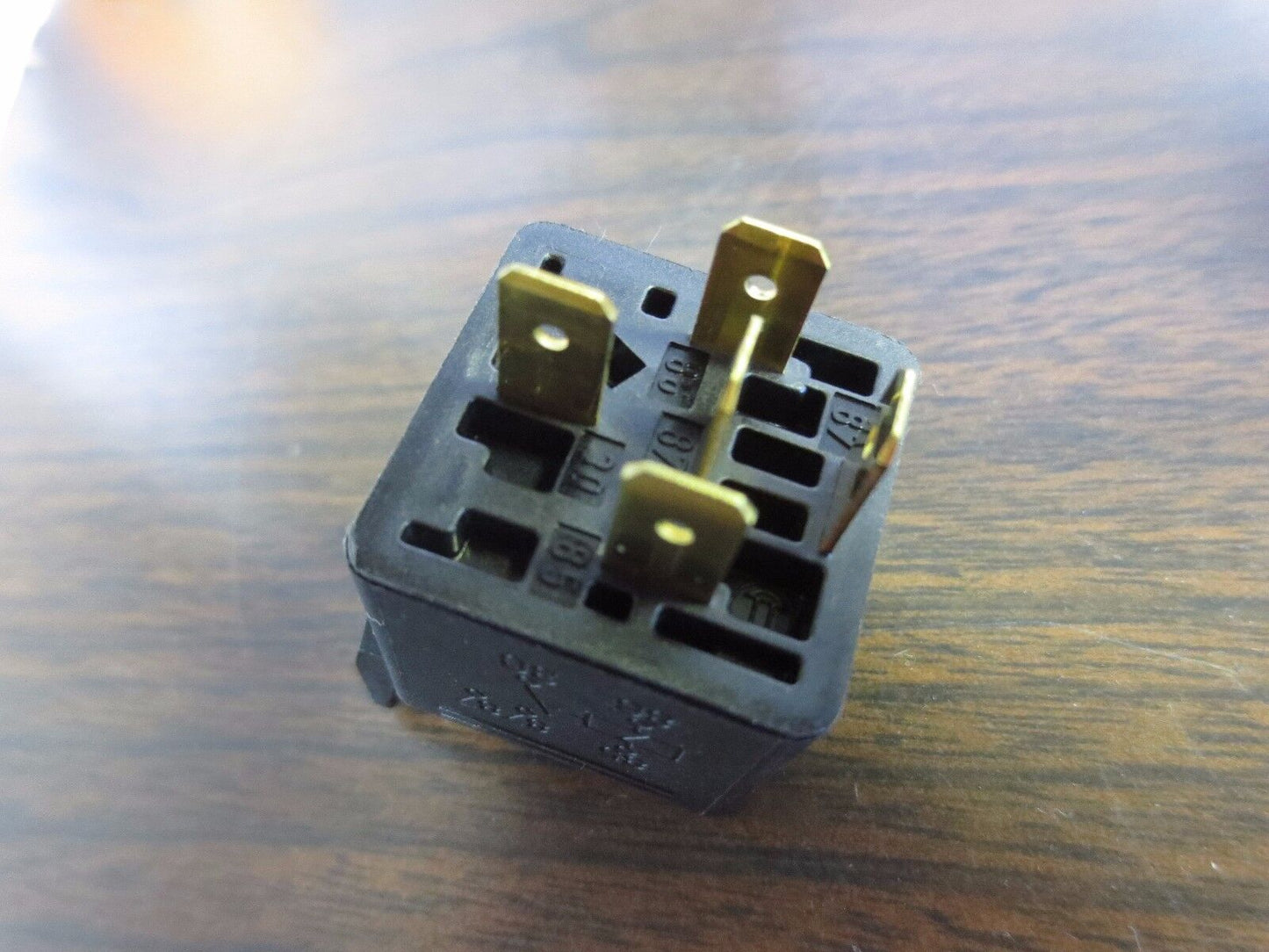 BOSCH 2 900 718 040 / 2-90071-804-0 LIGHT RELAY, AUXILIARY NEW - HONDA PASSPORT