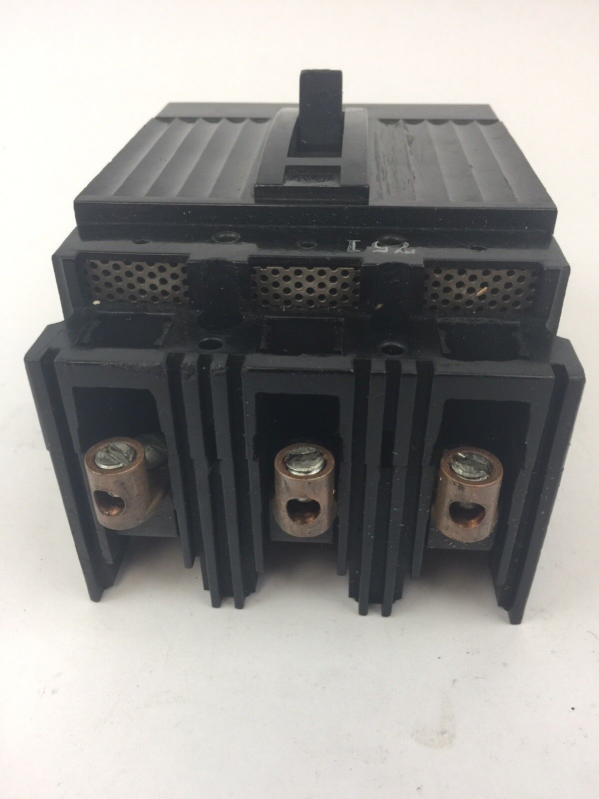 GE TE132030 CIRCUIT BREAKER 240 VAC 30 AMP 3 POLE