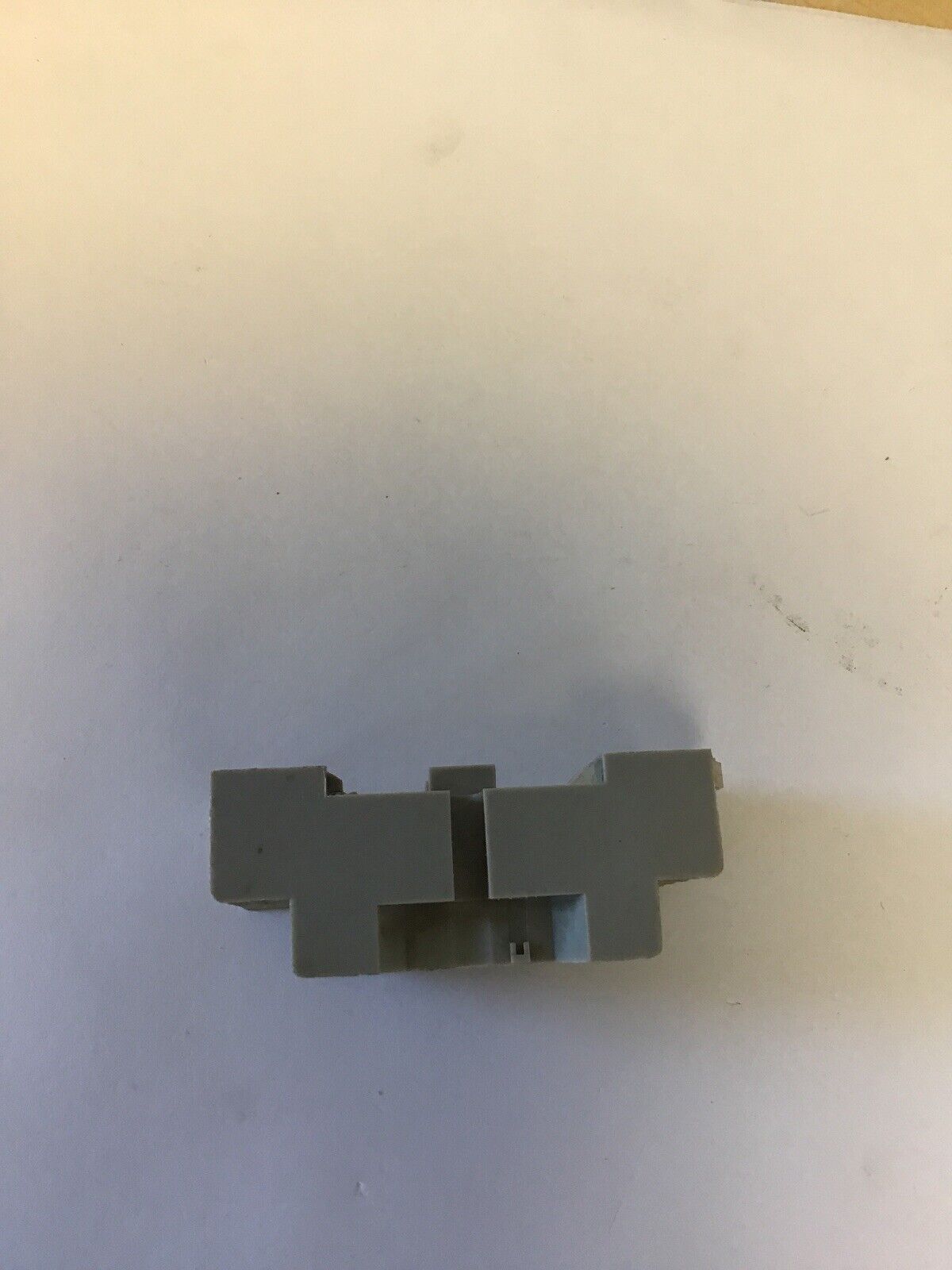 ALLEN BRADLEY 700-HN128 RELAY BASE 14 PIN SOCKET 300 VAC (MAY BE MISSING SCREWS)