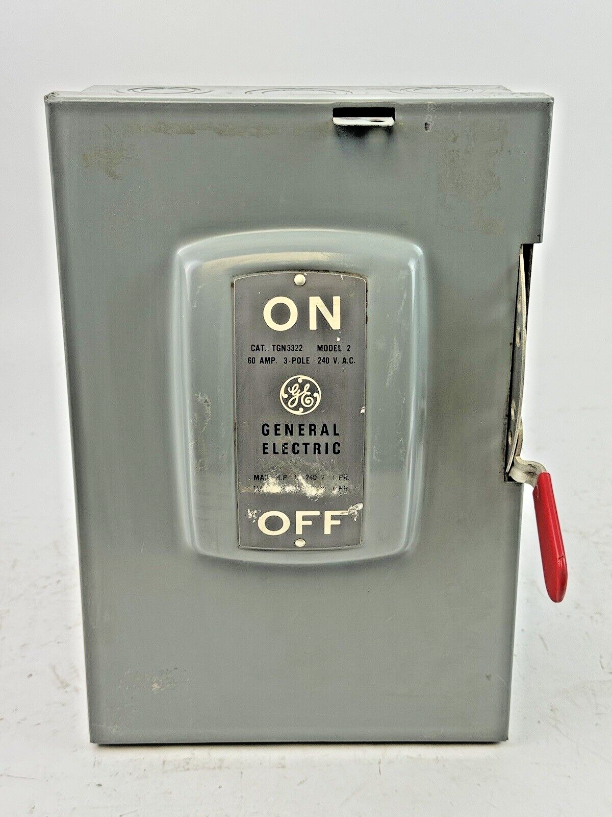 GE - TGN3322 MODEL 2 - SAFETY SWITCH - 60A/ 240VAC/ 3 POLE/ TYPE 1