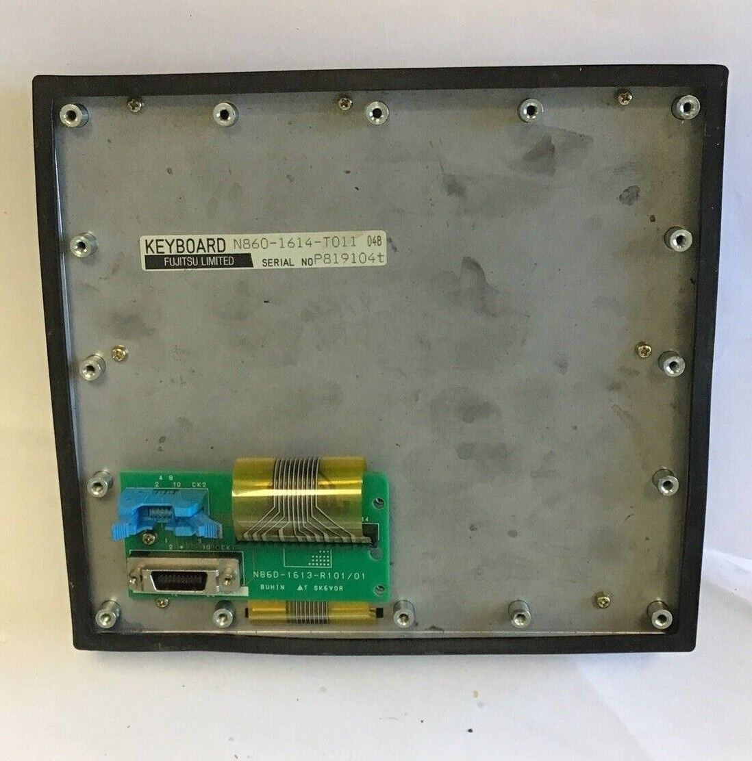 FUJITSU LIMITED N860-1614-T011 04B KEYBOARD