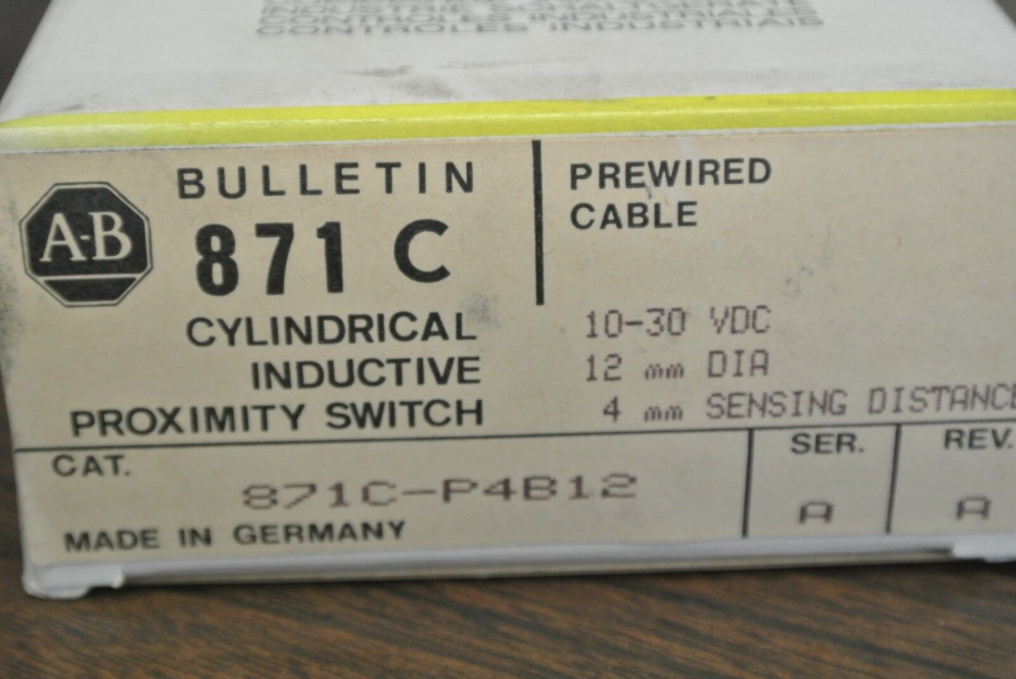ALLEN-BRADLEY 871C-P4B12 CYLINDRICAL INDUCTIVE PROXIMITY SWITCH / 10-30VDC 12mm