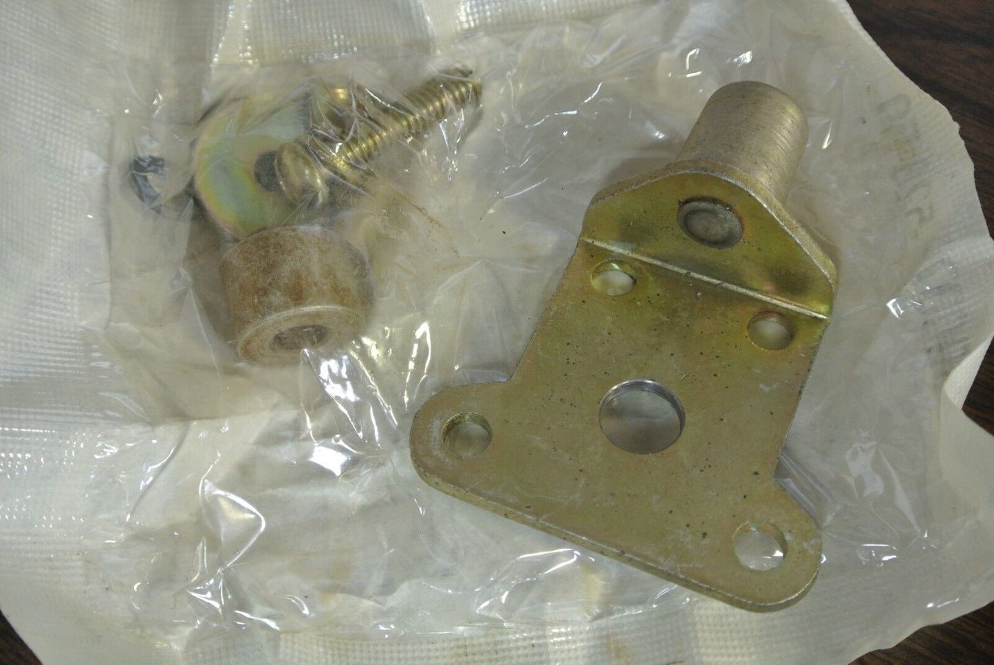 SQUARE D 9423 M3 - THIRD ROLLER LATCH KIT - NEW SURPLUS -