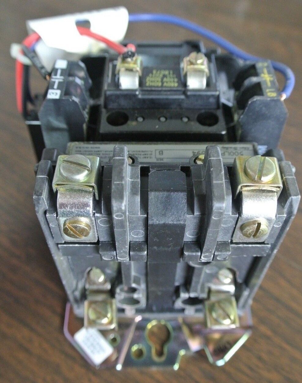 ALLEN-BRADLEY 500LP-AOB94 - AC LIGHTING CONTACTOR - 15/20A, 4-POLE - NEW SURPLUS