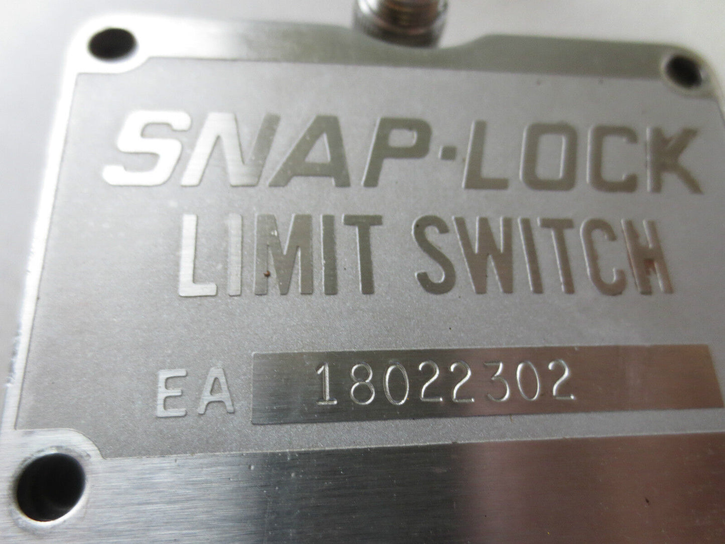 NAMCO EA180-22302 SNAP-LOCK LIMIT SWITCH - EA18022302