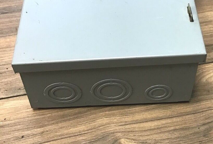 GE TGN3322 SAFETY SWITCH MODEL 8 240VAC/250VDC 60A TYPE 1 NON FUSIBLE 15HP