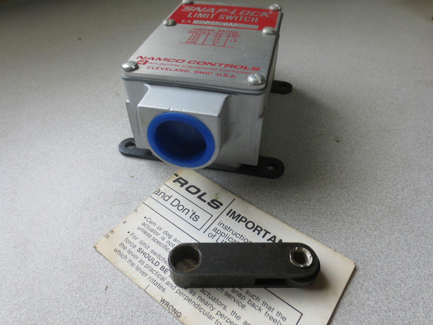 NAMCO EA170-21300 SNAP-LOCK LIMIT SWITCH - NEW SURPLUS
