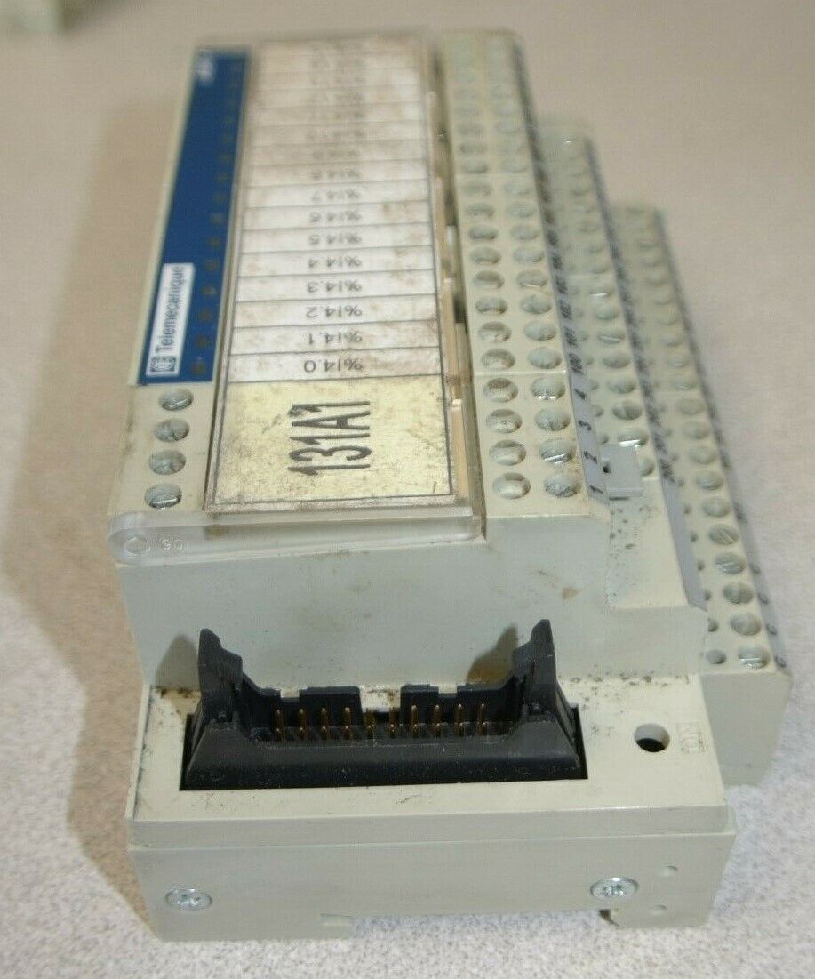 LOT of 5 / TELEMECANIQUE ABE7-H16R31 / TELEFAST 2 INTERFACE MODULES / 16-CHANNEL