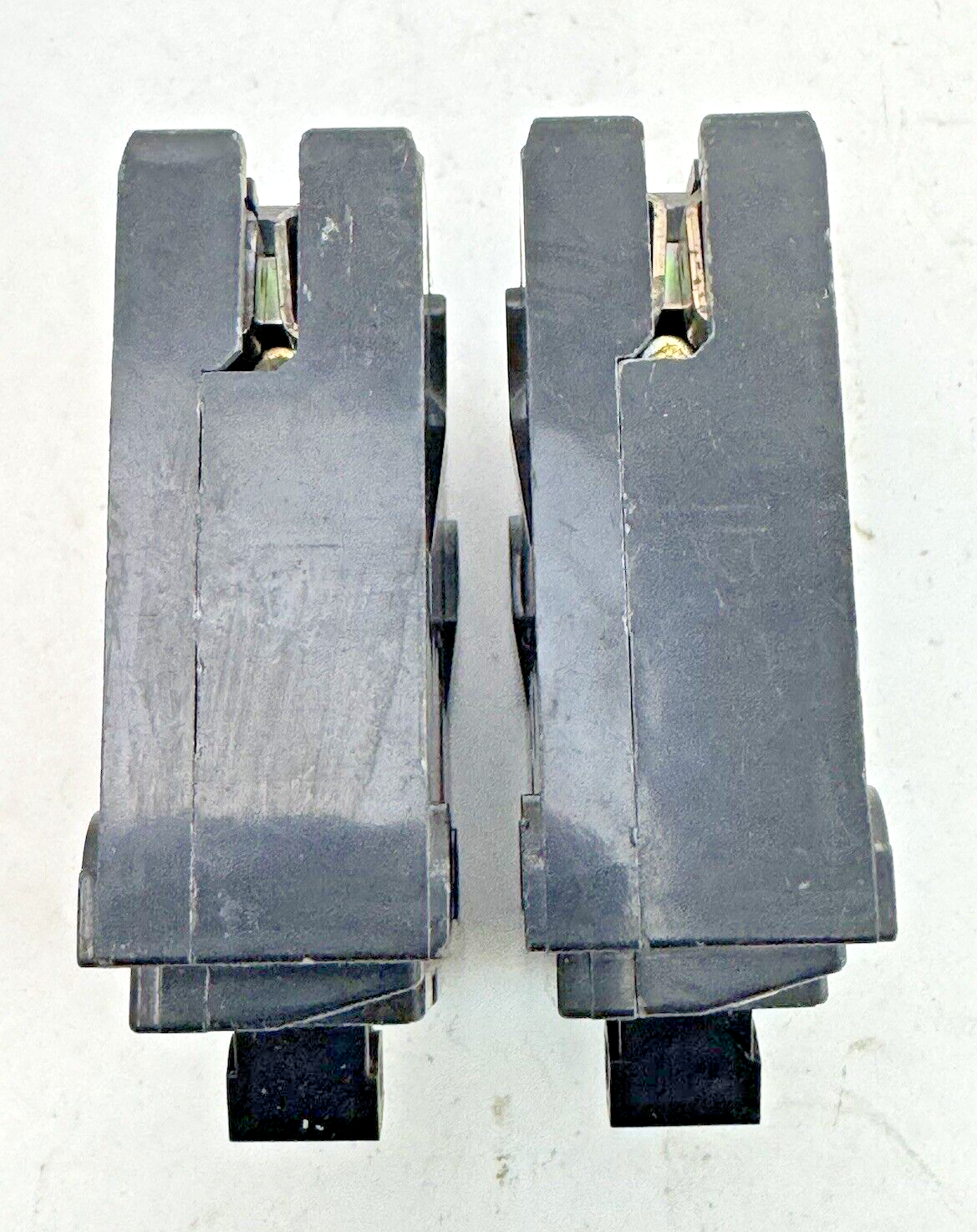 MURRAY *LOT OF 2*- MP115, 1 POLE, 15 A, 240 VAC CIRCUIT BREAKERS - NEW